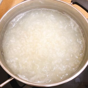 step1,先熬一锅白粥