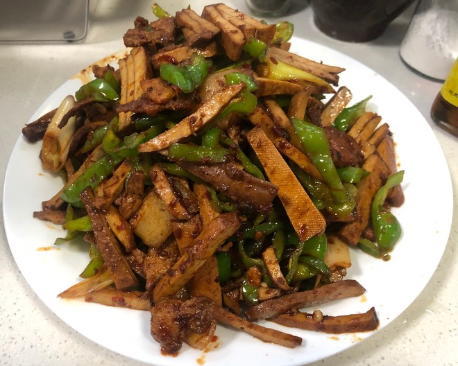 下饭神器香干盐煎肉