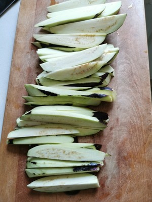 step1,茄子洗净切块